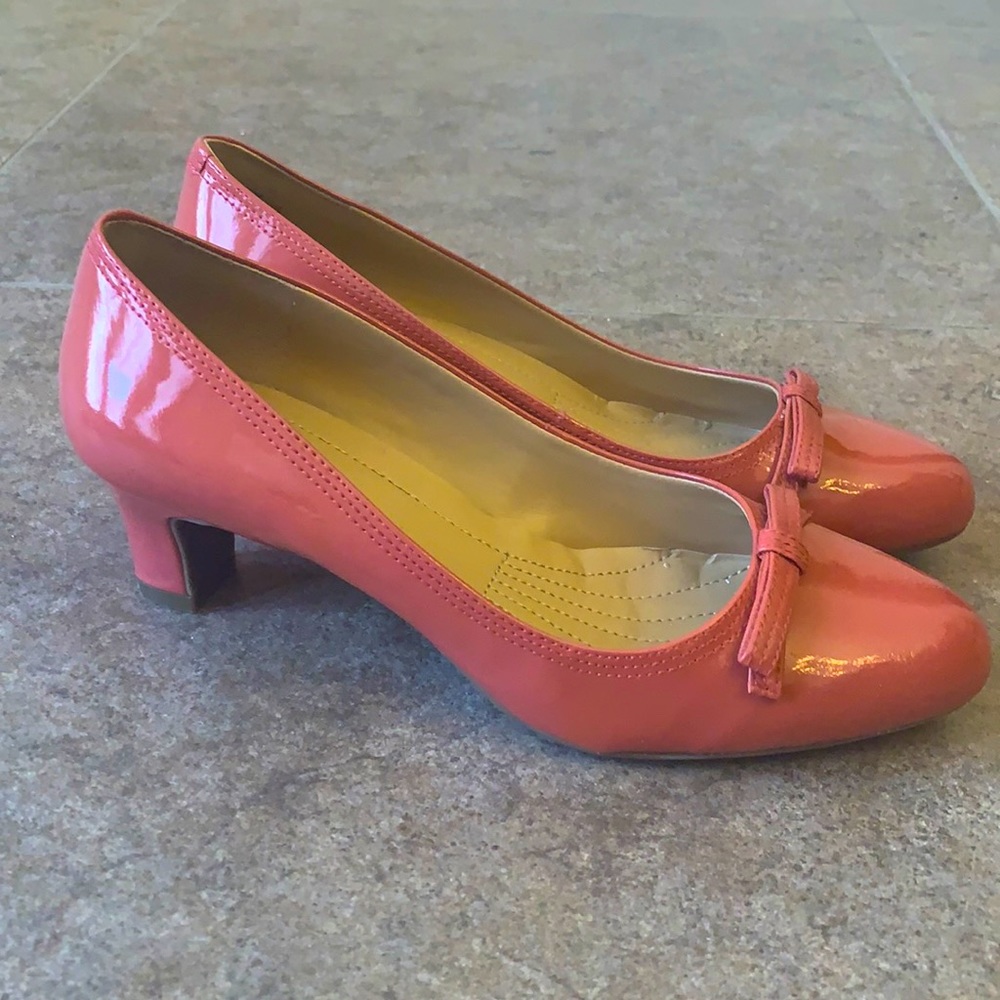 New Coral mid heel dress shoes